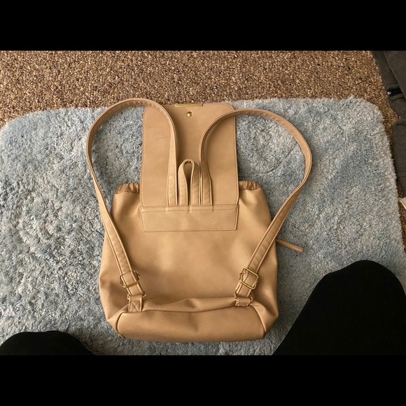 Backpack - Picture 3 of 4